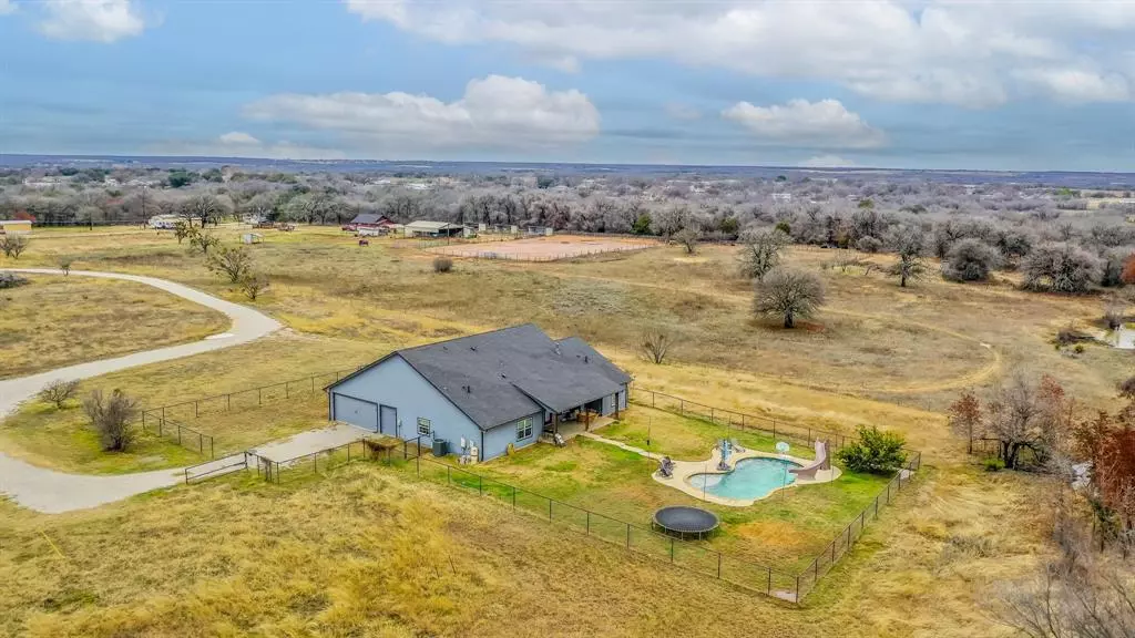 229 Gafford Street, Lipan, TX 76462