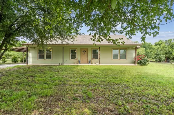 141 TnT Court, Springtown, TX 76082