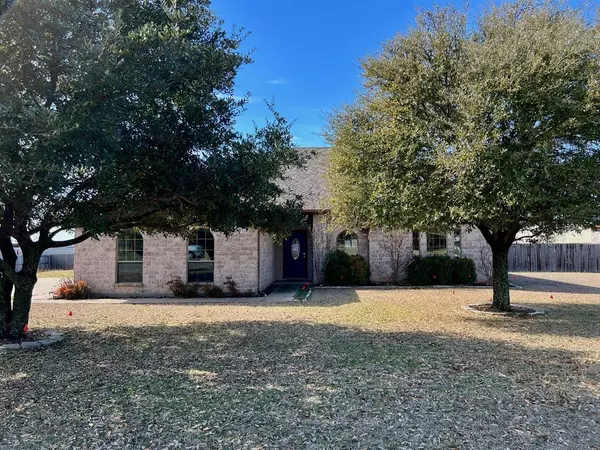 813 El Campo Drive, Rio Vista, TX 76093