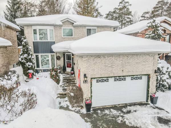 33 Irwin DR, Barrie, ON L4N 7A6