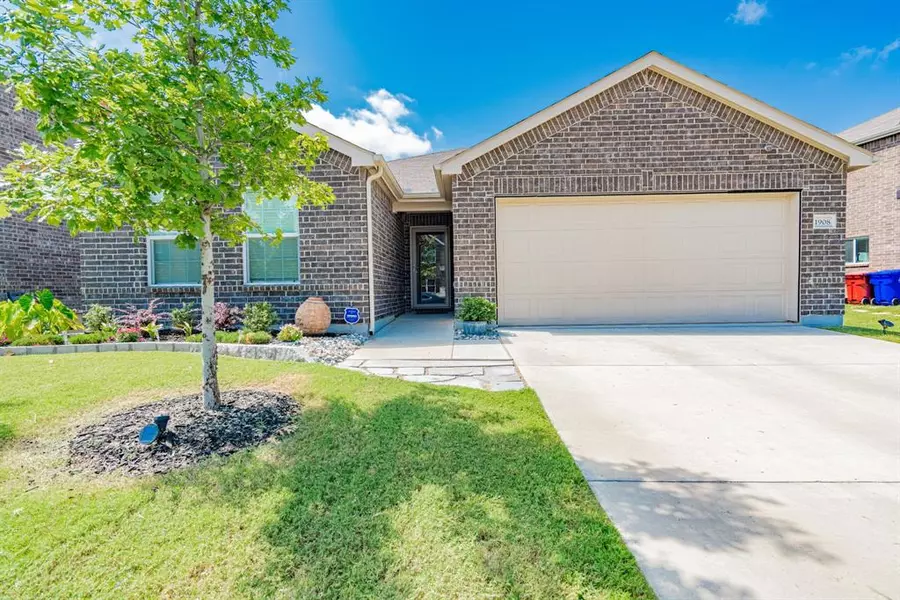 1908 Blackbrush Drive, Royse City, TX 75189