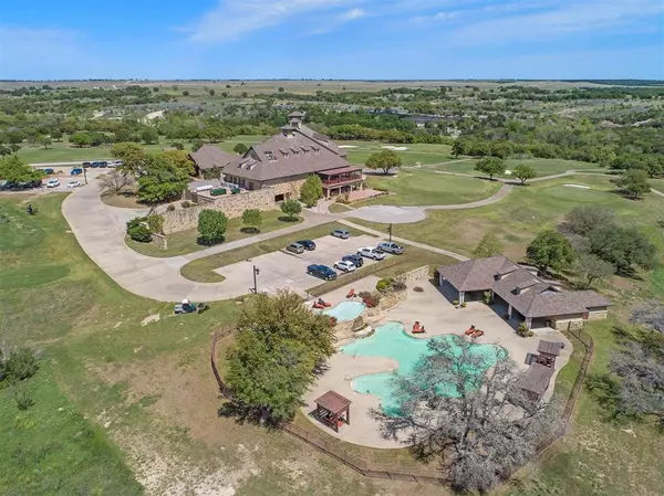 8233 Retreat Boulevard, Cleburne, TX 76033