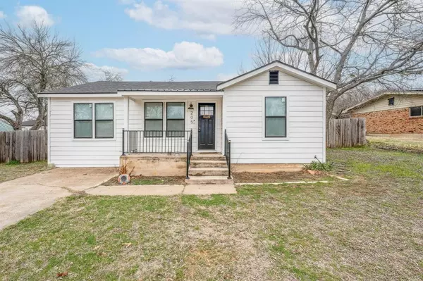 205 5th Street, Weatherford, TX 76086