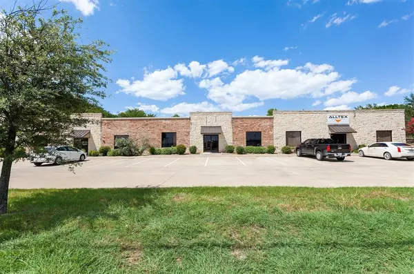 595 W US Highway 80 E #D, Sunnyvale, TX 75182