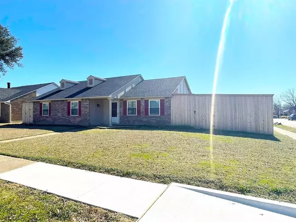 2914 Poplar Trail, Garland, TX 75042