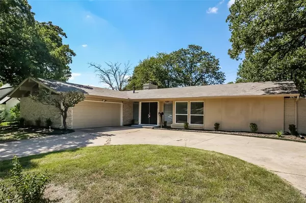 3609 Alhambra Drive, Forest Hill, TX 76119