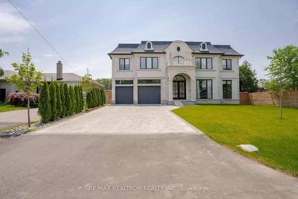 17 Malaren RD, Vaughan, ON L6A 1E5