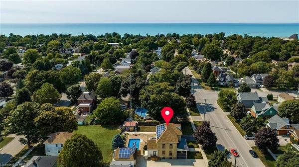 Goderich, ON N7A 2E4,123 ELGIN AVE W