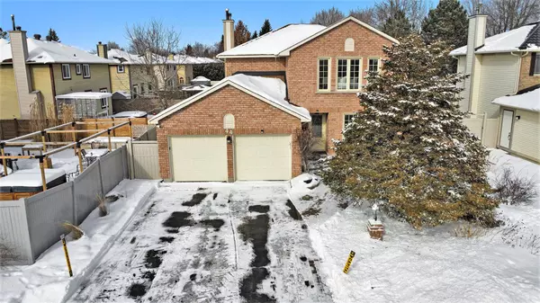 44 Huntsman CRES, Kanata, ON K2M 1C4