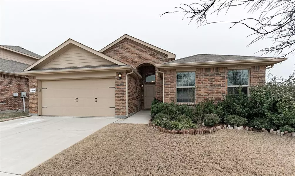 7104 Wavecrest Way, Fort Worth, TX 76179