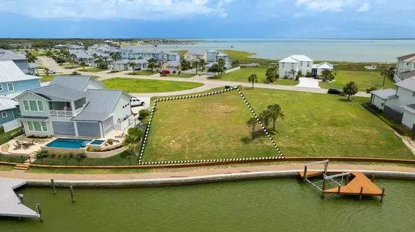 155 Reserve Lane, Rockport, TX 78382