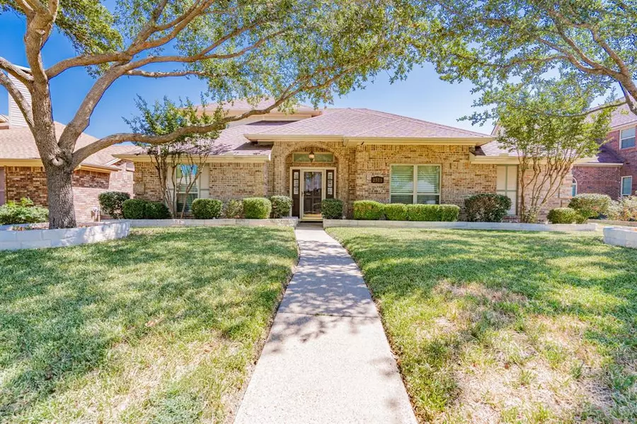 2511 Glen Meadows Drive, Mesquite, TX 75150