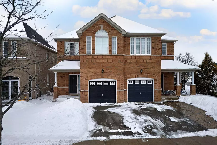 4 Blue Meadow CT, Markham, ON L6B 0H9