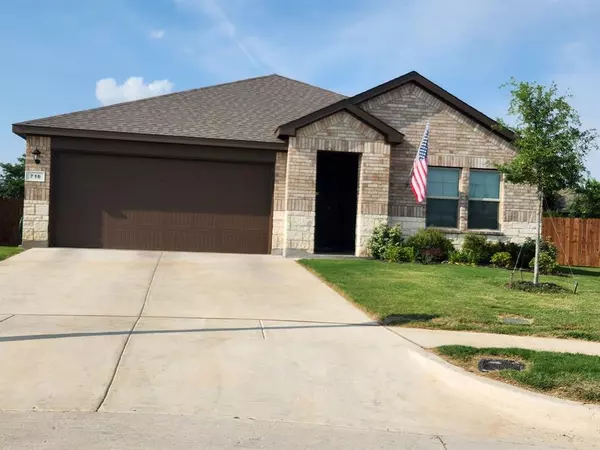 716 Christopher Drive, Cleburne, TX 76033