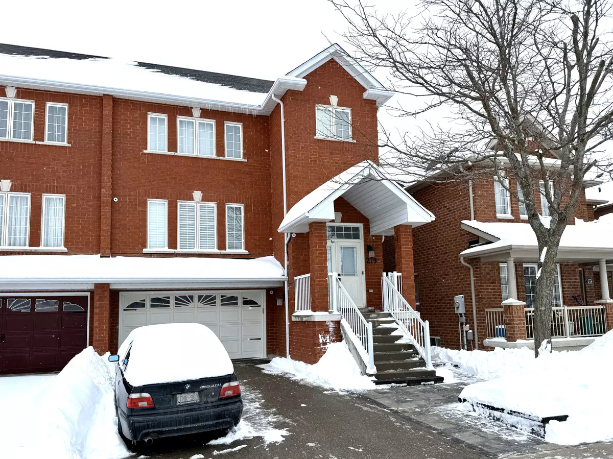 Newmarket, ON L3X 3B6,219 Knapton DR #Basement