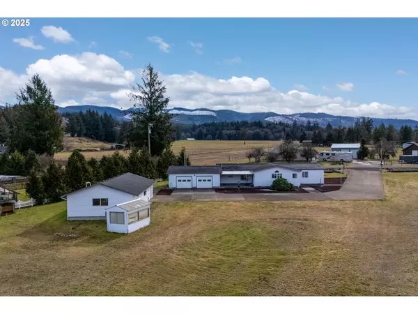 9776 S PRAIRIE RD, Tillamook, OR 97141