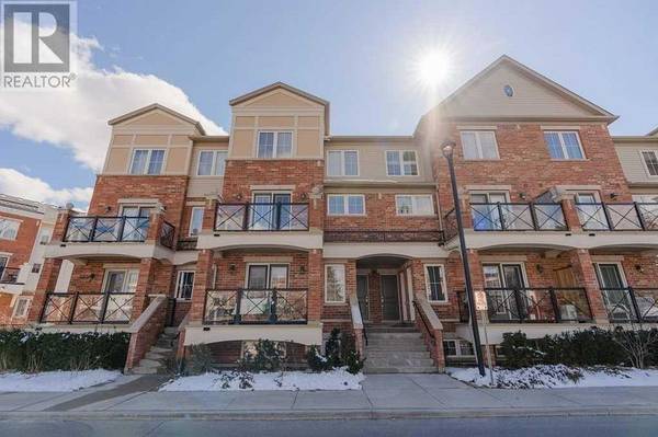 19 Hays BLVD #2, Oakville, ON L6H 0H8