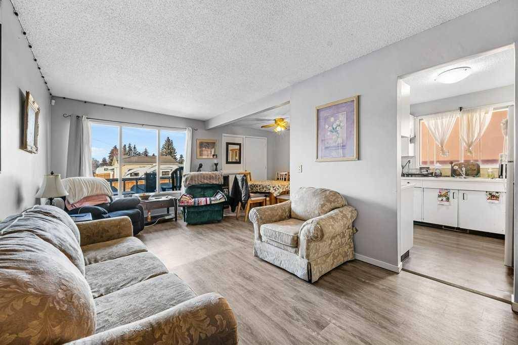 Calgary, AB T2B 0E1,4311 26 AVE Southeast