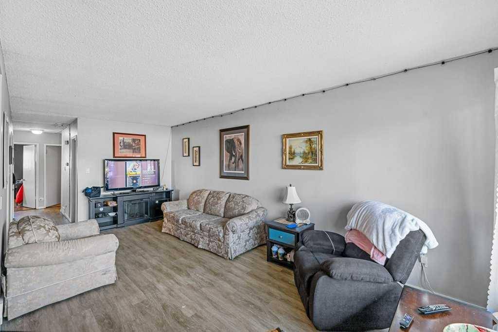 Calgary, AB T2B 0E1,4311 26 AVE Southeast