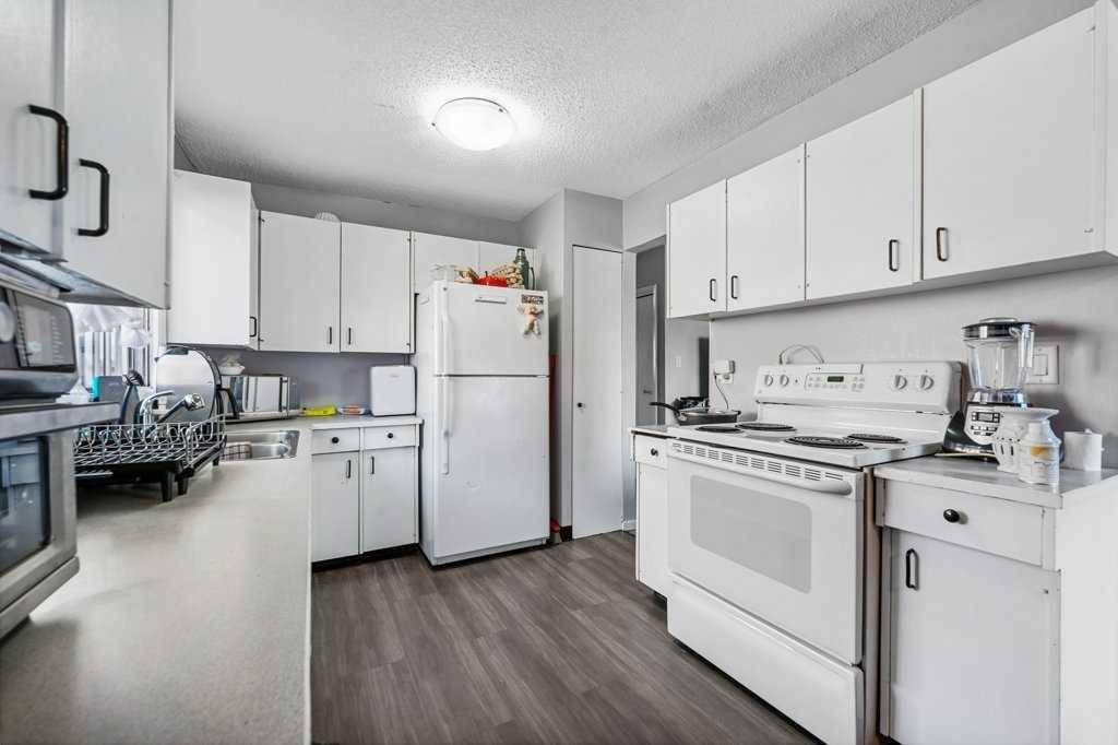 Calgary, AB T2B 0E1,4311 26 AVE Southeast