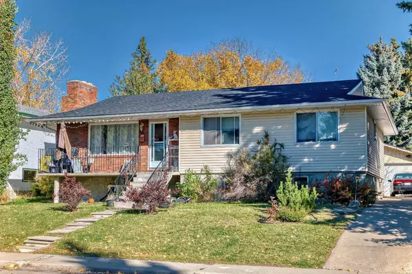 5044 Dalhart RD NW, Calgary, AB T3A 1V8