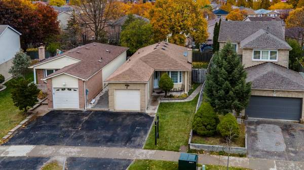 34 Mandrake ST, Ajax, ON L1S 5H5