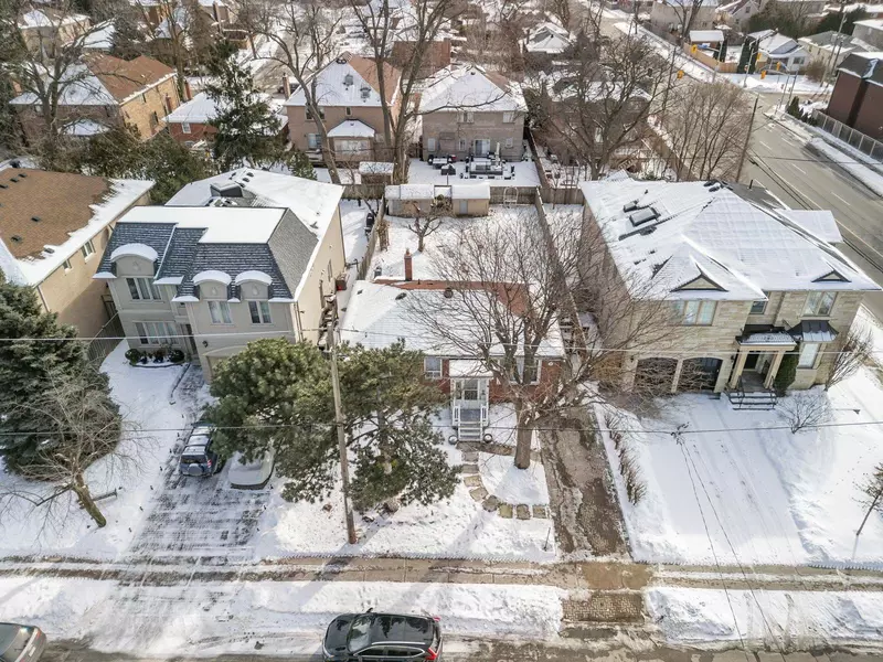 83 Nipigon AVE, Toronto C14, ON M2M 2W3