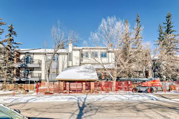 550 Westwood DR SW #206, Calgary, AB T3C 3T9