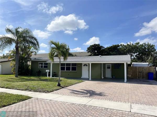 303 SE 3rd Ter, Deerfield Beach, FL 33441