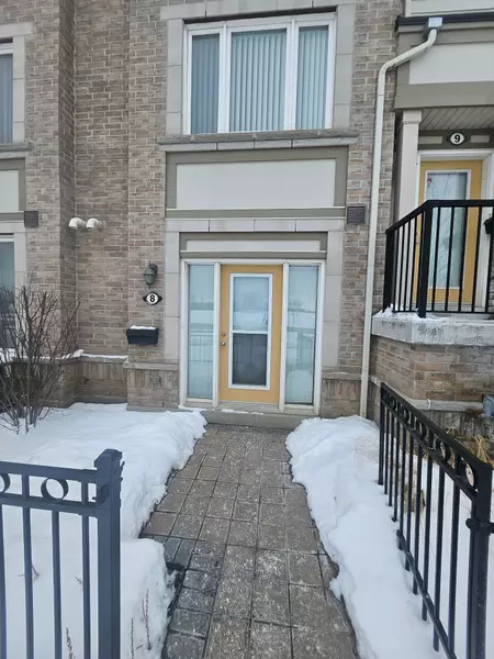 5100 Plantation PL #8, Mississauga, ON L5M 0S4