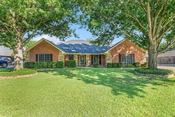 413 Flagstone Drive, Burleson, TX 76028