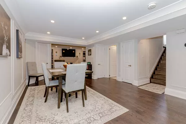 Oakville, ON L6K 3R4,326 Slade CRES #Lower