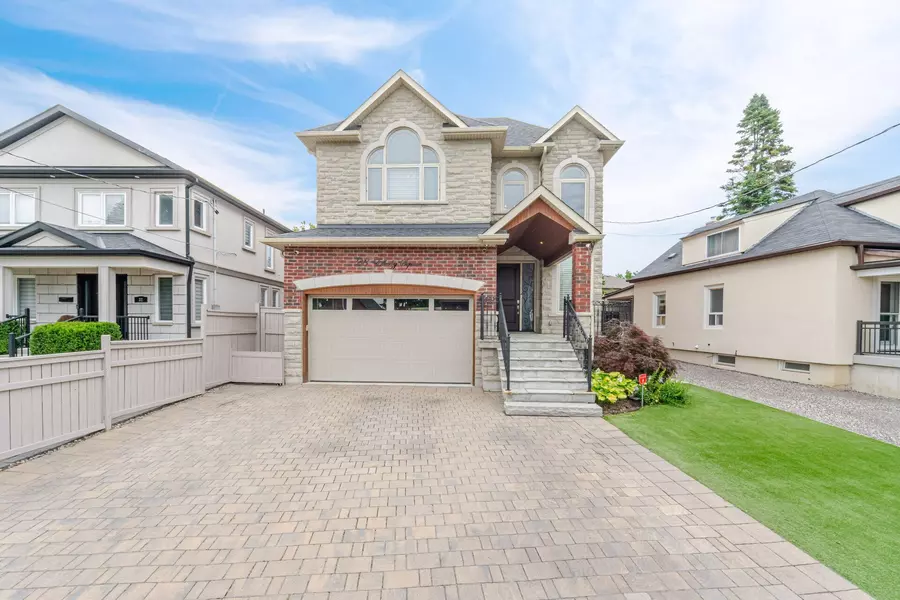 28 Ellerby SQ N, Vaughan, ON L4L 1N1