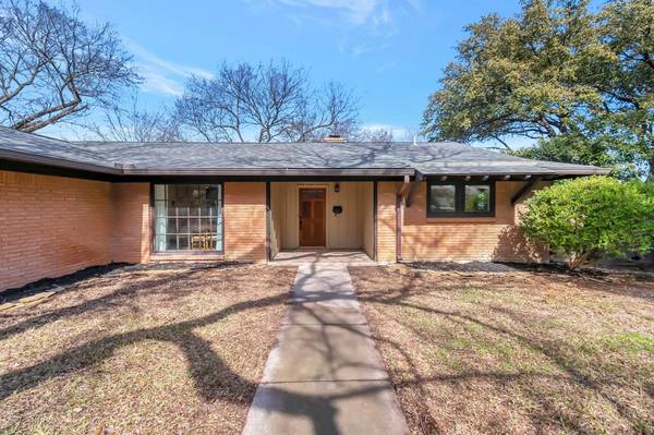 6428 Dakar Road W, Fort Worth, TX 76116