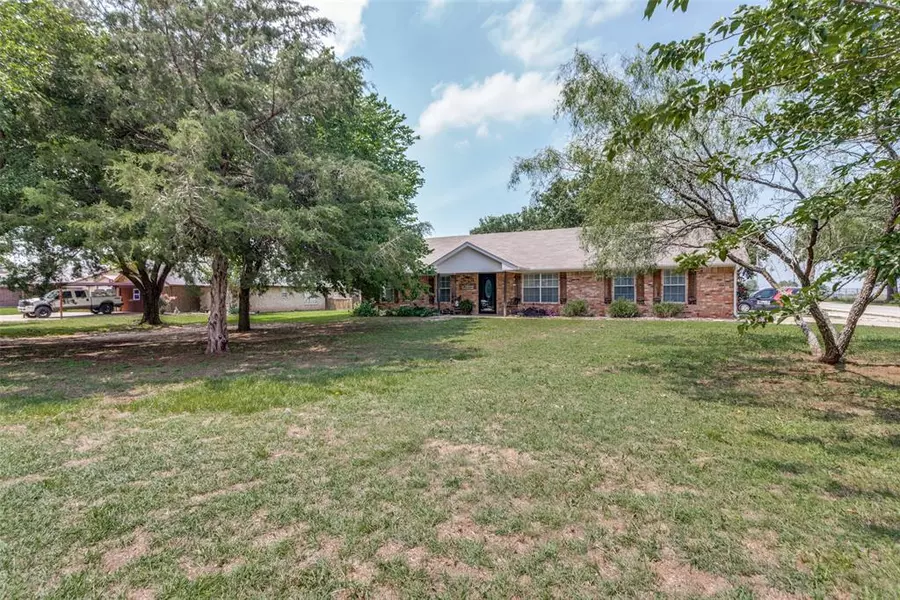 1115 E 6th Street, Springtown, TX 76082