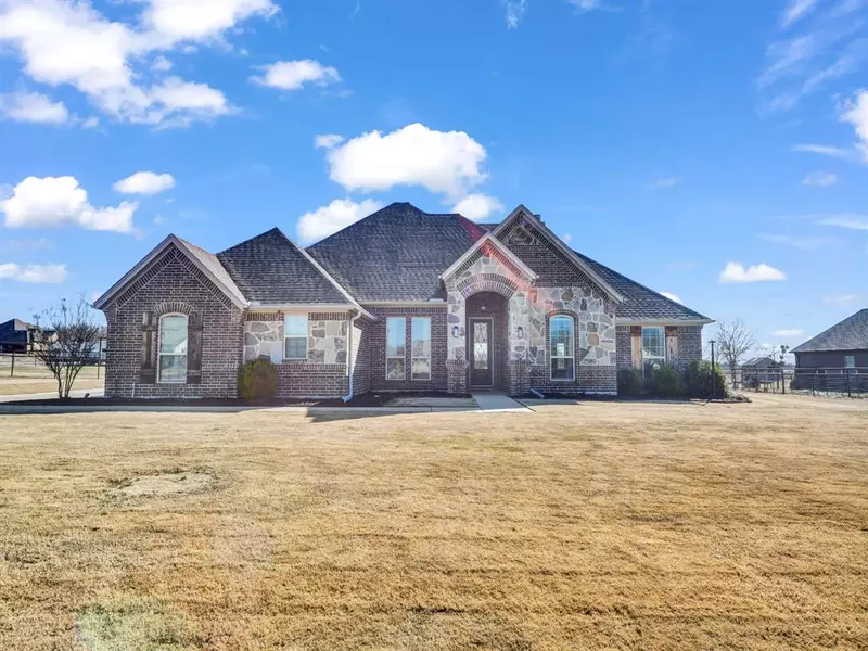 152 Hackberry Pointe Drive, Weatherford, TX 76087