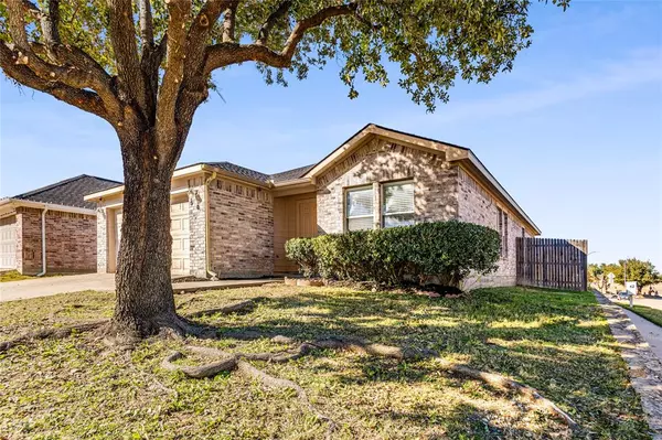 1000 Dusty Palomino Drive, Fort Worth, TX 76179