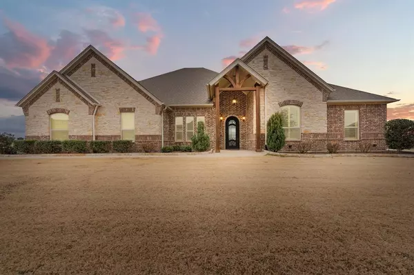 8621 Tuscan Way, Godley, TX 76044