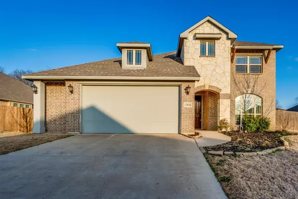 1908 Sunflower Drive, Glenn Heights, TX 75154