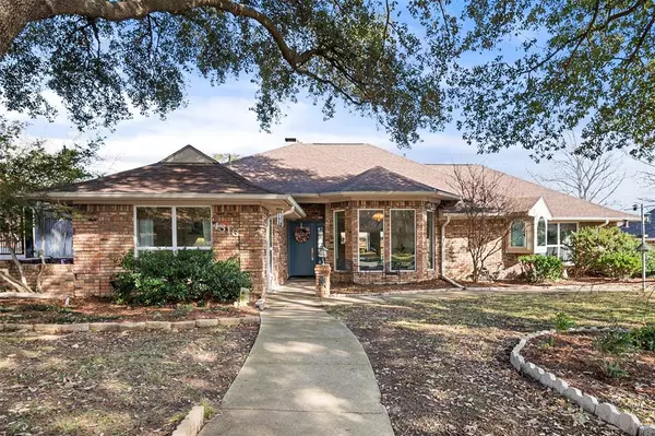 4316 Pheasant Walk Street, Fort Worth, TX 76133