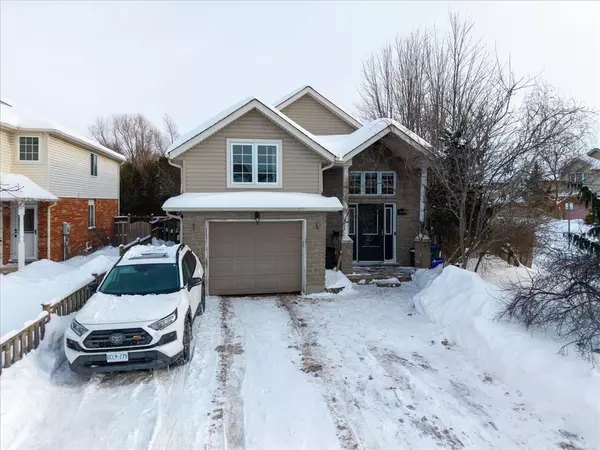 3 Wisteria CT, Kitchener, ON N2E 3T4