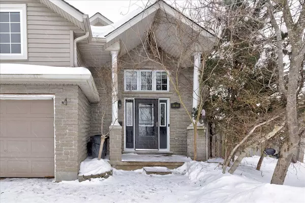 Kitchener, ON N2E 3T4,3 Wisteria CT