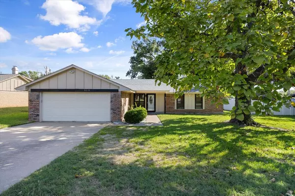 5325 Mission Circle, Granbury, TX 76049