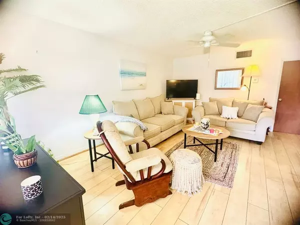 802 SE 7th St  #306, Deerfield Beach, FL 33441