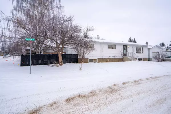 Strathmore, AB T1P 1E1,802 Bayview CRES