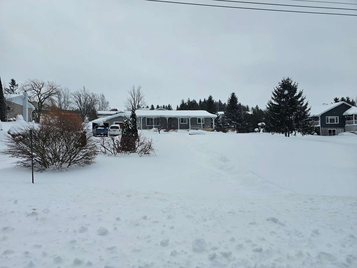 Meaford, ON N4L 1W7,114 Holmcrest LN