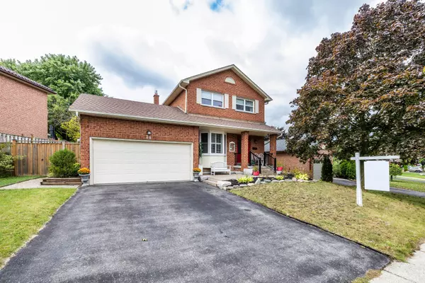 38 Canadian Oaks DR, Whitby, ON L1N 6W8