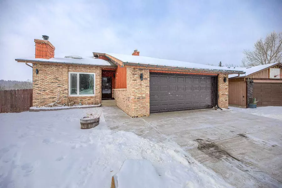 32 Cascade PL, Cochrane, AB T4C 1G6