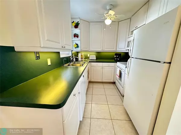 Deerfield Beach, FL 33442,28 Markham B  #28