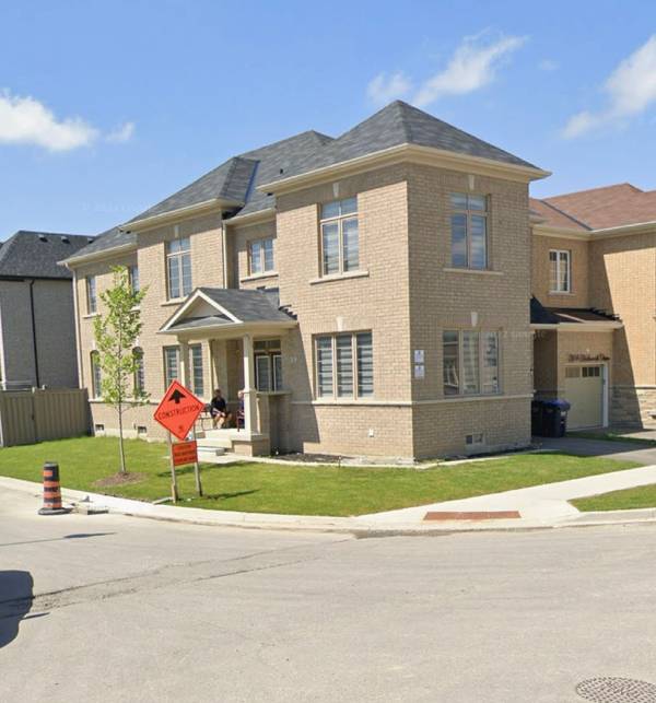 1 Clunburry DR, Brampton, ON L7A 5B4